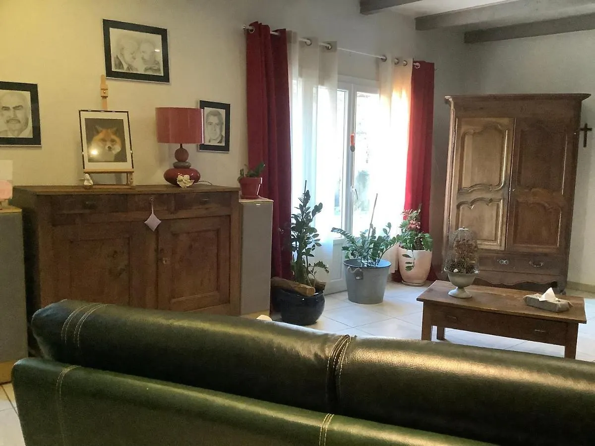La Maison Du Bonheur Pierrelatte Guest house